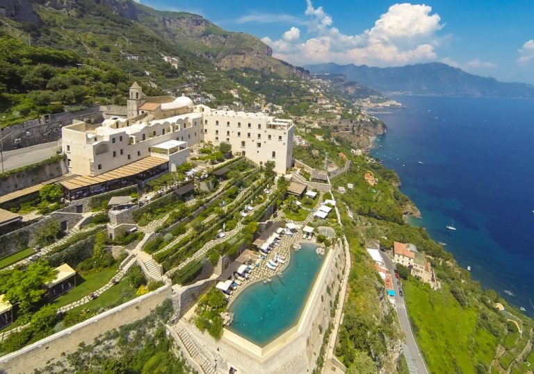 Monastero_Santa_Rosa_Amalfi_Hotel_Noble_Style 768x539