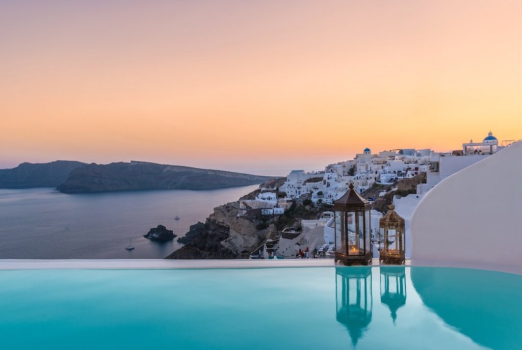 Andronis Luxury Suites - Purer Luxus in einem der schönsten Santorini-Hotels