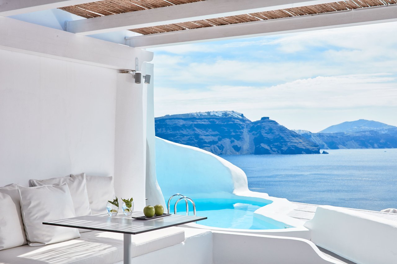 Katikies Hotel – Eines der schönsten Santorini-Hotels mit drei Infinity-Pools