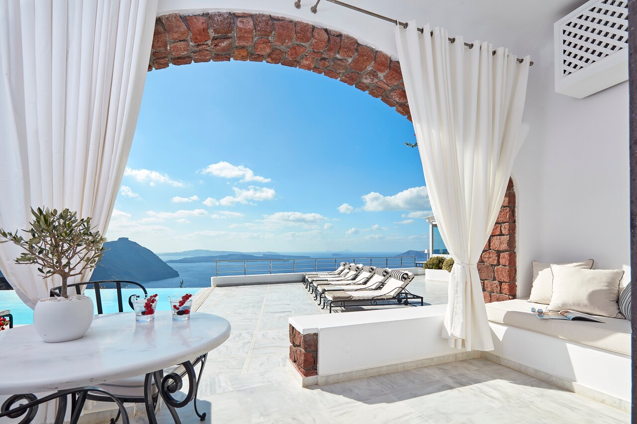San Antonio Hotel Santorini - una joya más en la lista de los mejores resorts en Santorini