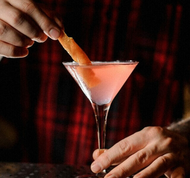 cropped-Cosmopolitan_Cocktail_Classic_Recipe_Noble_Style_1.jpg