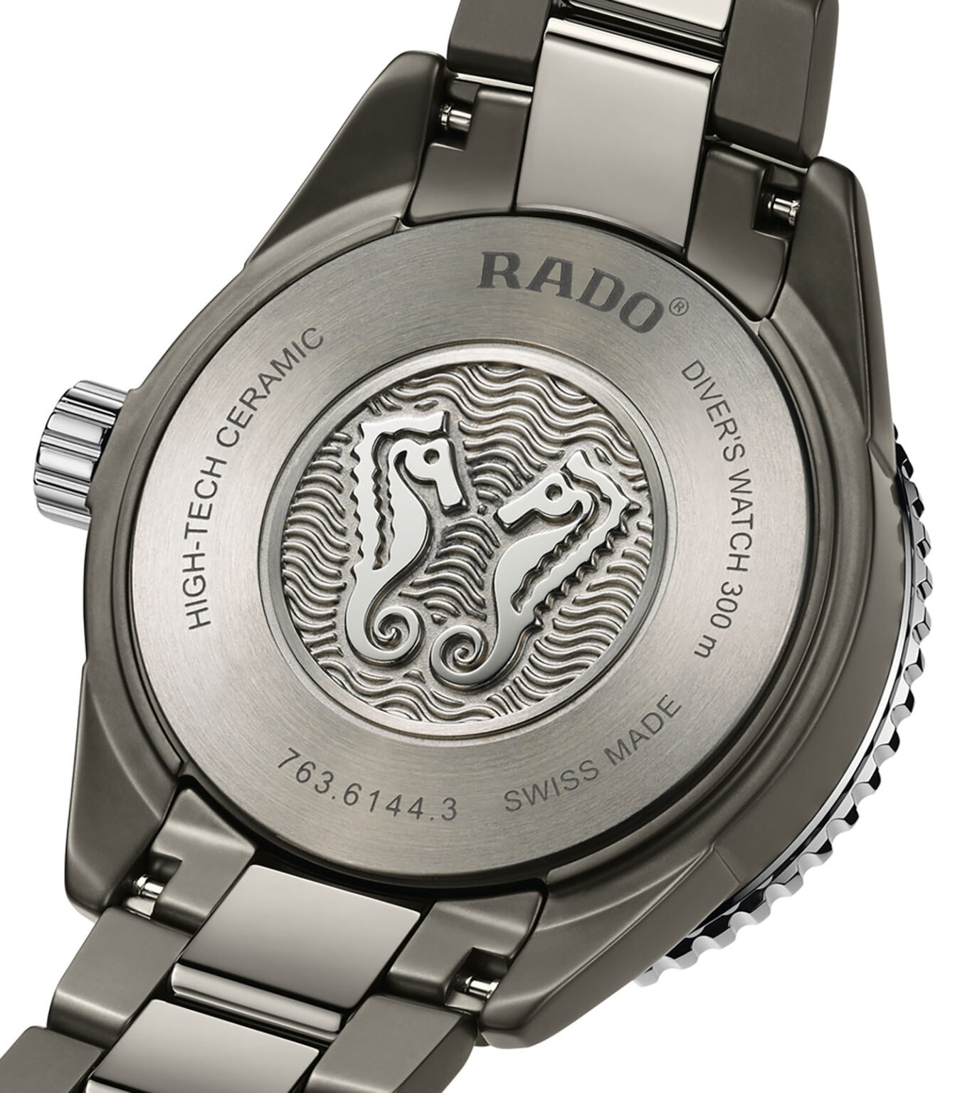 Rado Captain Cook Ceramic diver - An eye-catching titanium case back adorned with two contrasting seahorses on a wave pattern
