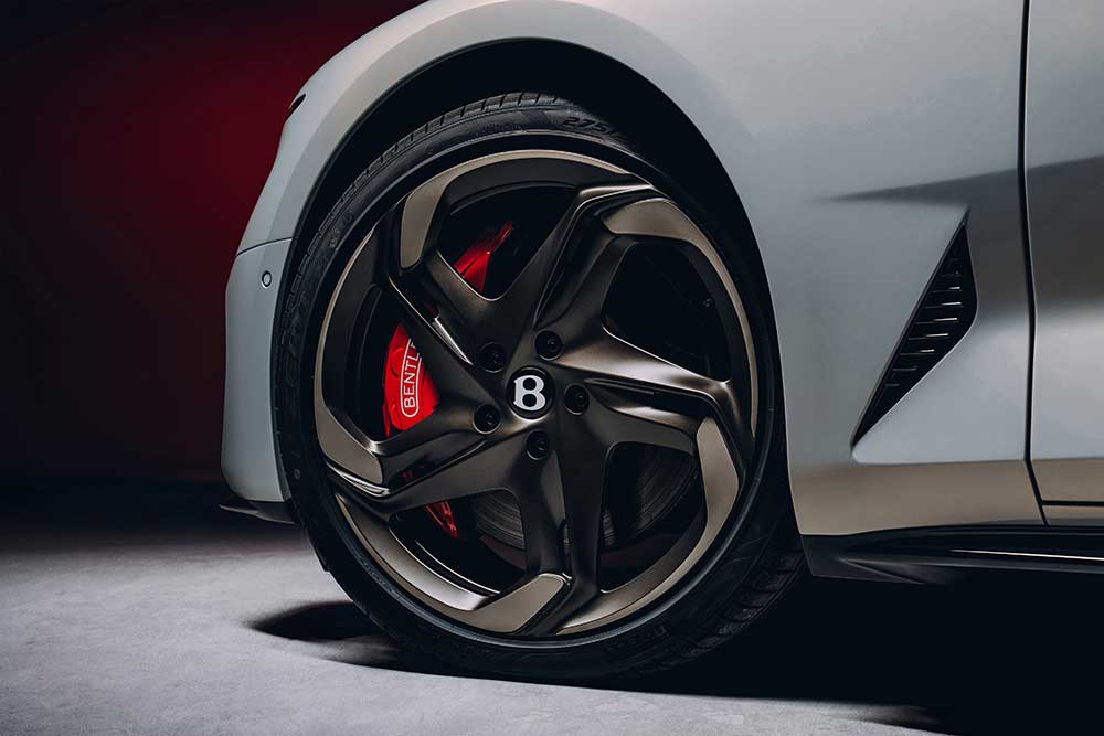 Not to be mistaken for any other luxury car, the Bentley Mulliner Batur’s state-of-the-art wheels are unmistakably branded.