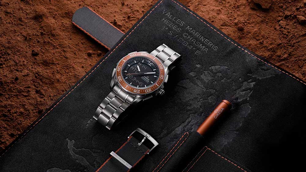 OMEGA Speedmaster X-33 Marstimer - As usual, OMEGA offers a complete kit that accompanies the watch and includes two different straps