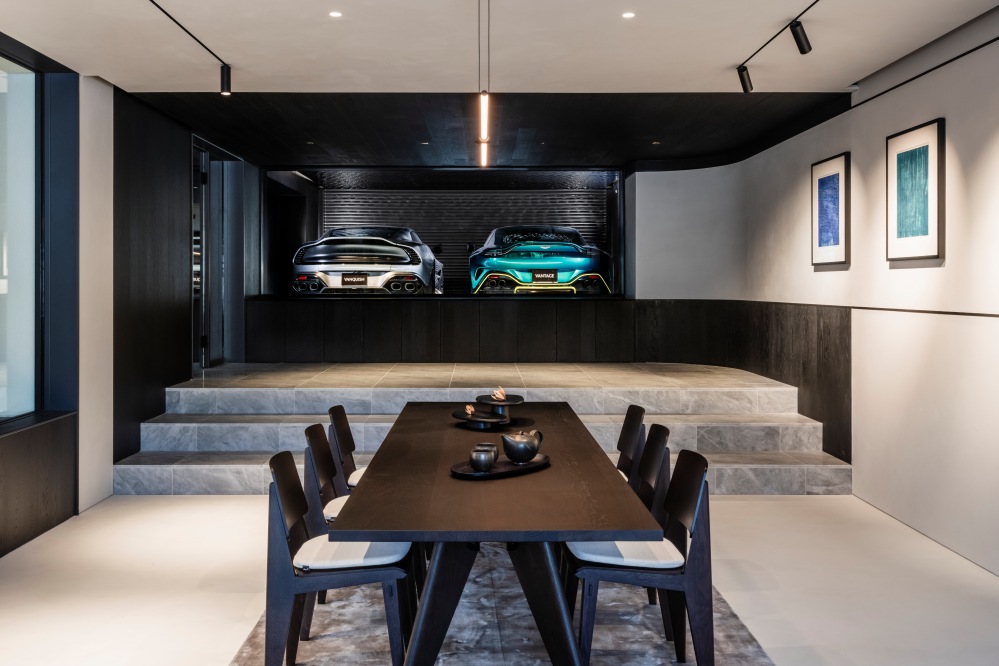 Aston-Martin_N°001-Minami-Aoyama