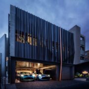Aston-Martin_N°001-Minami-Aoyama