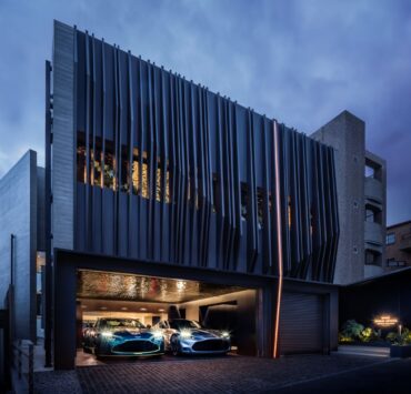 Aston-Martin_N°001-Minami-Aoyama
