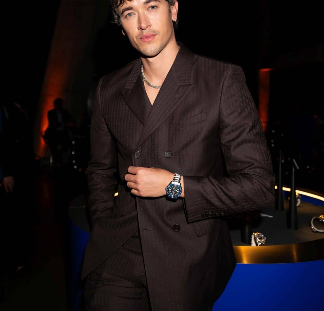 Which wrist should you wear your watch on: a steel watch on the left wrist